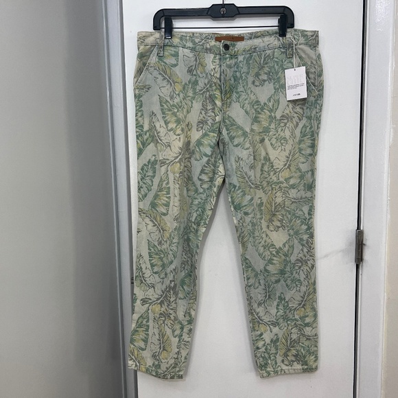 NEW JOE'S Jeans from Nordstrom with tropical leaves print - unusual & beautiful! - Picture 1 of 13